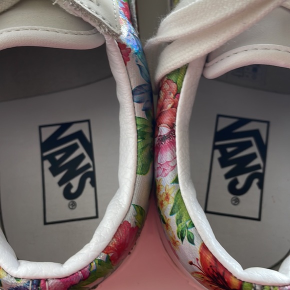 VANS•OLD SKOOL FLORAL METALLIC•WOMENS 8 - Picture 7 of 8